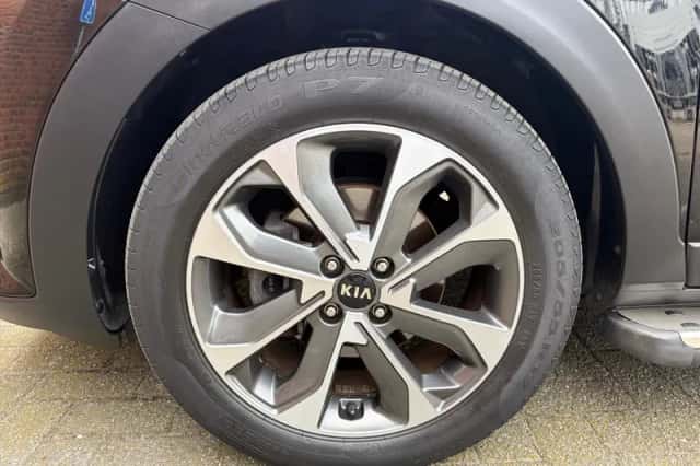 Kia Stonic (2018) thumbnail 12