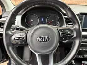 Kia Stonic (2018) thumbnail 18