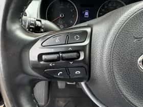 Kia Stonic (2018) thumbnail 19