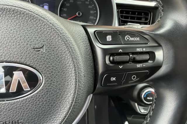 Kia Stonic (2018) thumbnail 20