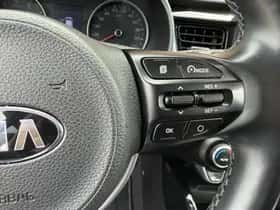 Kia Stonic (2018) thumbnail 20