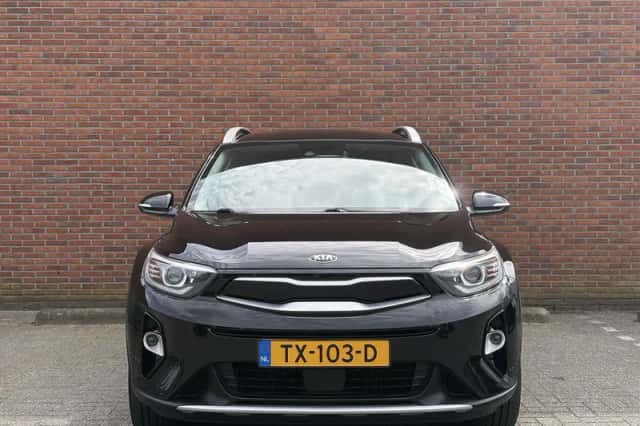 Kia Stonic (2018) thumbnail 3