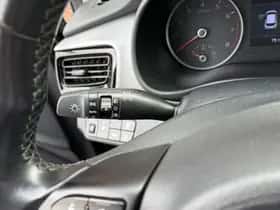 Kia Stonic (2018) thumbnail 21