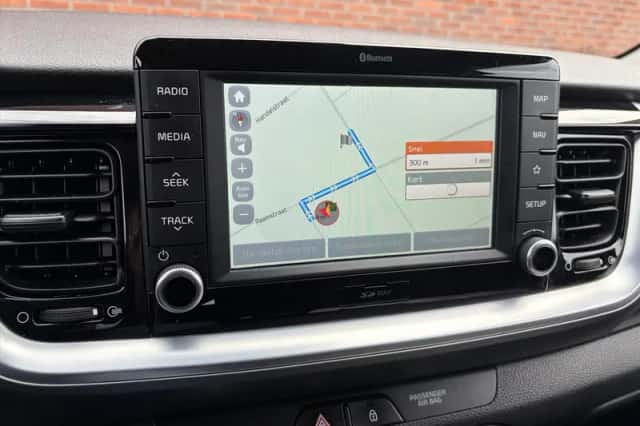 Kia Stonic (2018) thumbnail 25