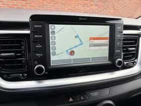 Kia Stonic (2018) thumbnail 25