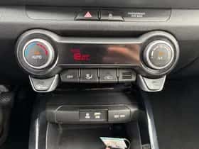 Kia Stonic (2018) thumbnail 26