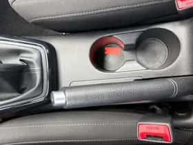 Kia Stonic (2018) thumbnail 27