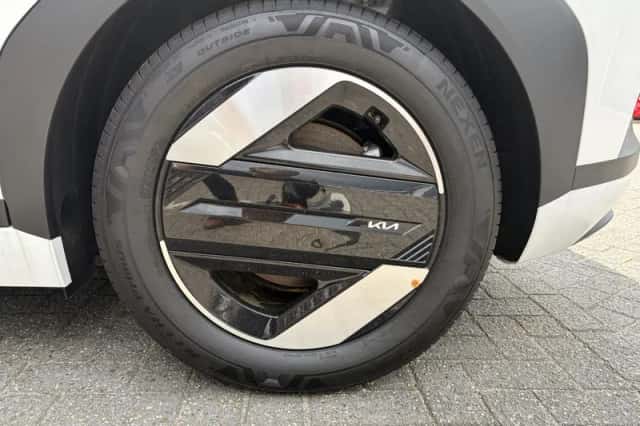 Kia EV4 (2026) thumbnail 12