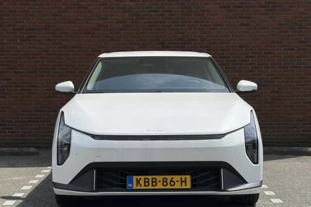 Kia EV4 (2026) thumbnail 3