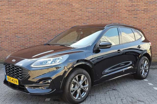 Ford Kuga (2023) thumbnail 2