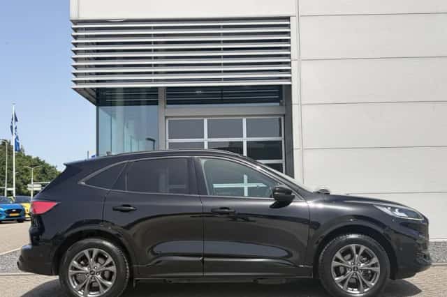Ford Kuga (2023) thumbnail 6
