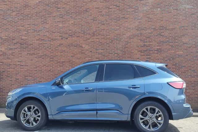 Ford Kuga (2023) thumbnail 2