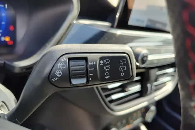 Ford Kuga (2023) thumbnail 23