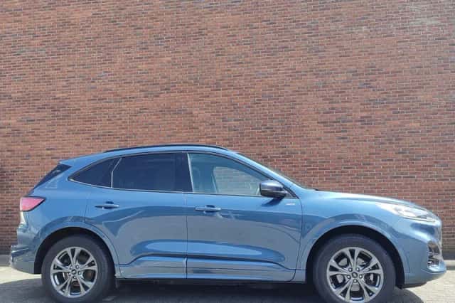Ford Kuga (2023) thumbnail 5