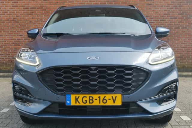 Ford Kuga (2023) thumbnail 7
