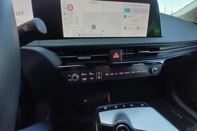 Kia EV6 (2021) thumbnail 12