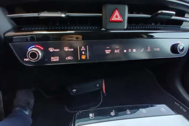 Kia EV6 (2021) thumbnail 13