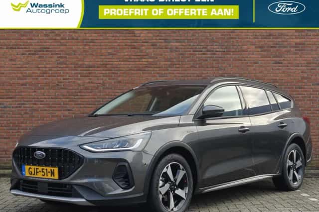 Ford Focus (2024) thumbnail 1