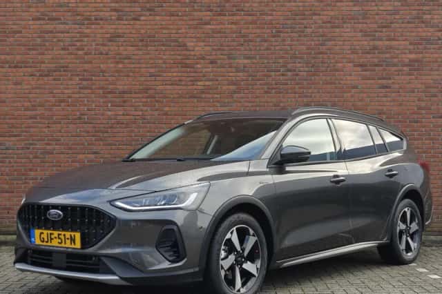 Ford Focus (2024) thumbnail 2