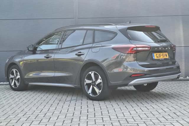 Ford Focus (2024) thumbnail 4