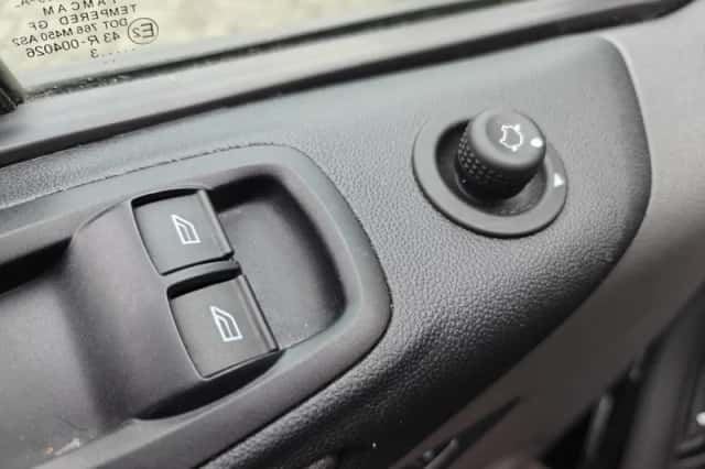 Ford Transit Custom (2023) thumbnail 24