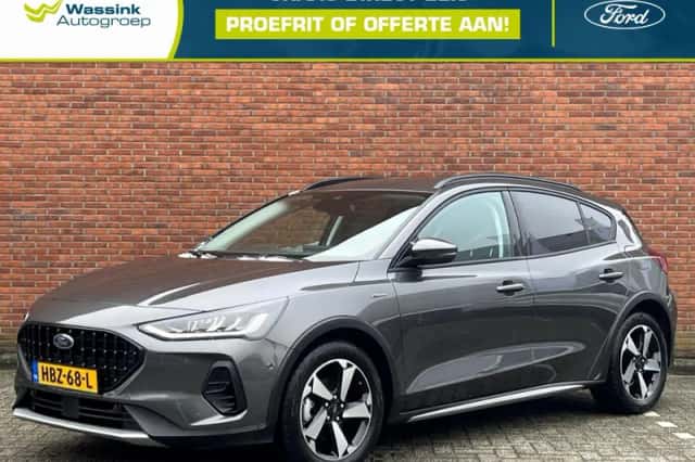 Ford Focus (2024) thumbnail 1