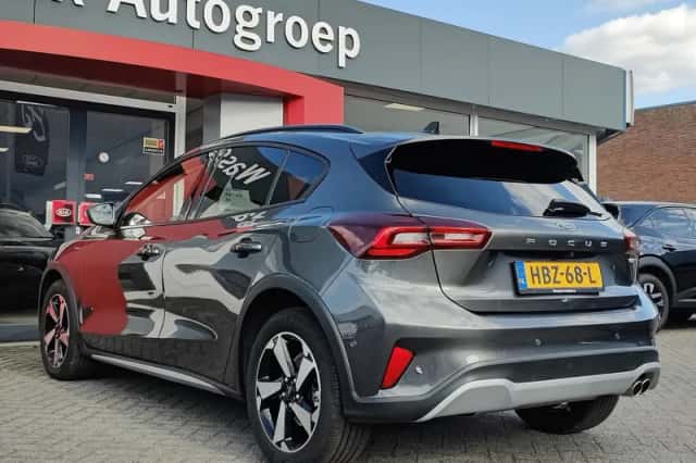 Ford Focus (2024) thumbnail 5