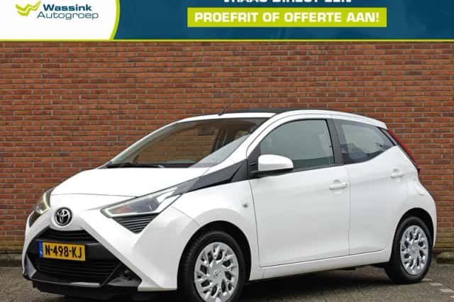 Toyota Aygo (2021) thumbnail 1