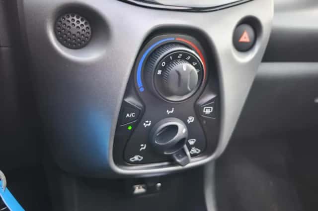 Toyota Aygo (2021) thumbnail 17