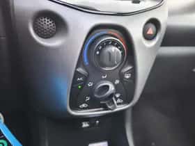 Toyota Aygo (2021) thumbnail 17