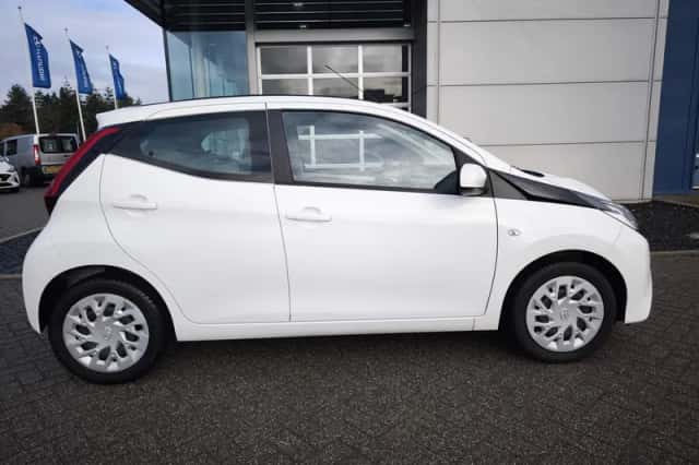 Toyota Aygo (2021) thumbnail 6