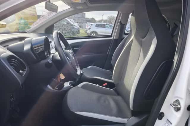 Toyota Aygo (2021) thumbnail 7