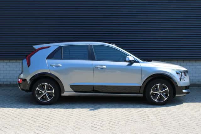 Kia Niro (2025) thumbnail 4