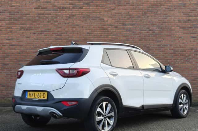 Kia Stonic (2025) thumbnail 6