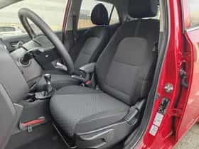 Kia Picanto (2024) thumbnail 9