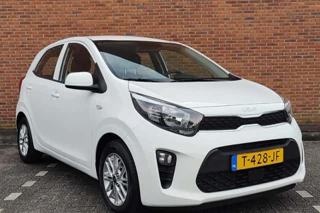 Kia Picanto (2023) thumbnail 3
