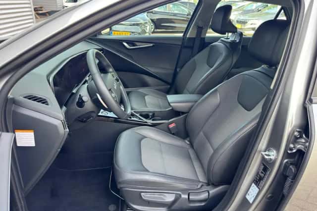 Kia Niro (2022) thumbnail 10