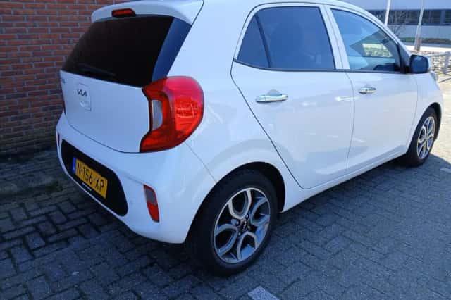 Kia Picanto (2022) thumbnail 8