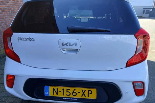Kia Picanto (2022) thumbnail 9