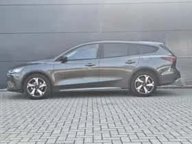 Ford Focus (2024) thumbnail 3
