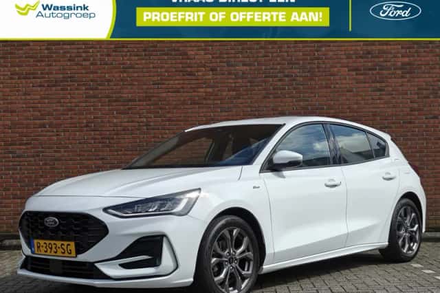 Ford Focus (2022) thumbnail 1