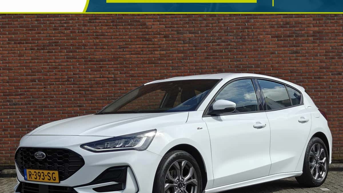 Ford Focus (2022) — foto 1