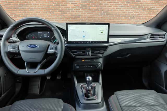 Ford Focus (2022) thumbnail 11