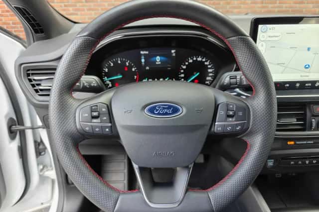 Ford Focus (2022) thumbnail 12