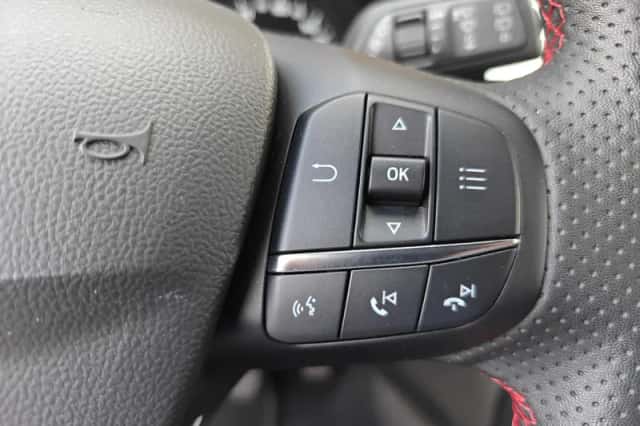 Ford Focus (2022) thumbnail 14