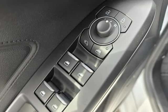 Ford Focus (2022) thumbnail 21