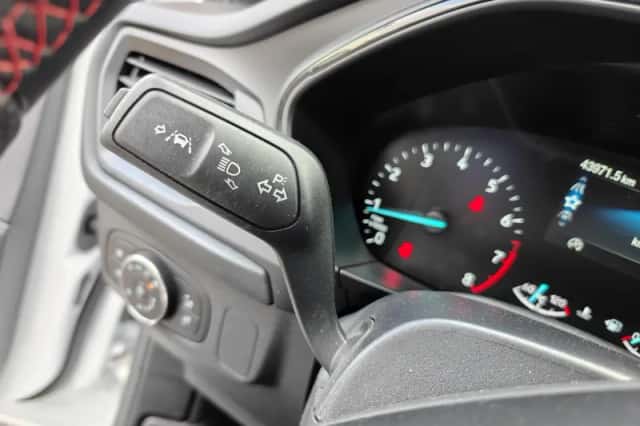 Ford Focus (2022) thumbnail 23