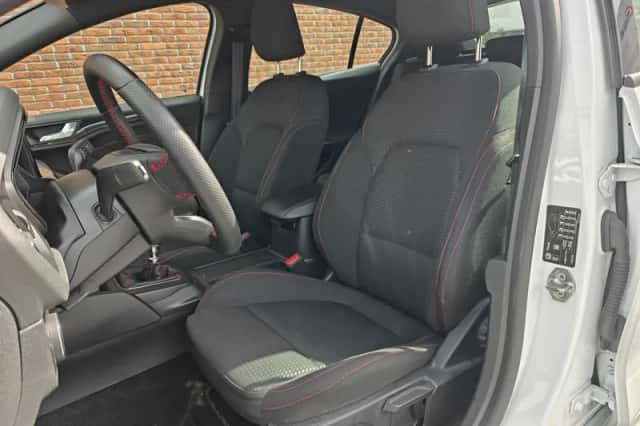 Ford Focus (2022) thumbnail 7