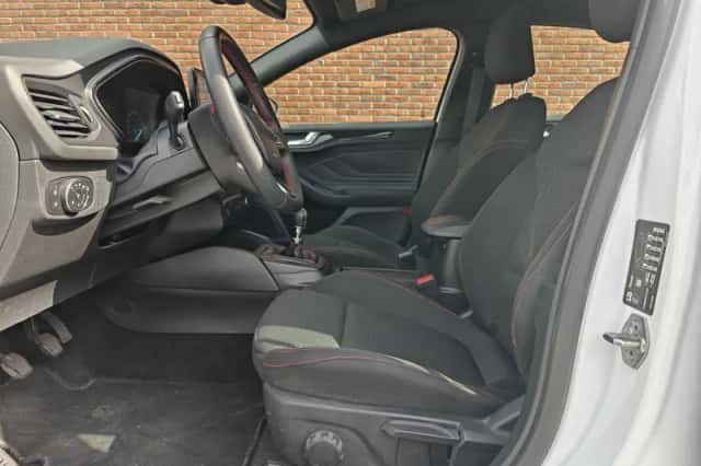 Ford Focus (2022) thumbnail 8