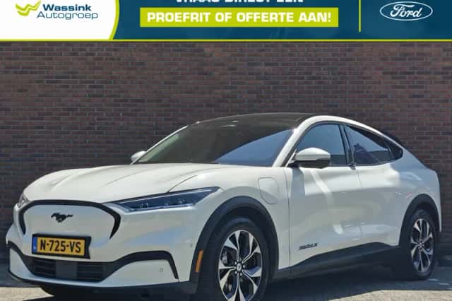 Ford Mustang Mach-E (2021) thumbnail 1